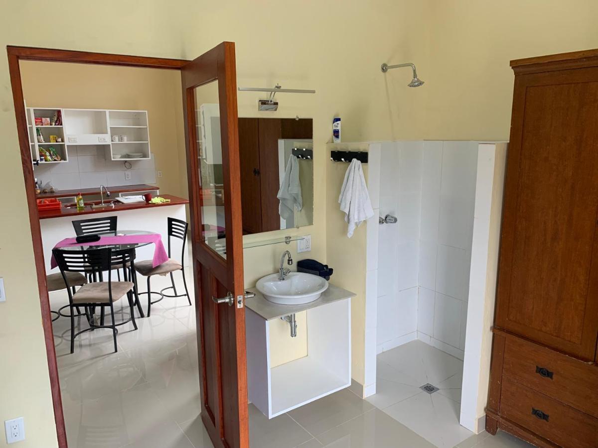 Apartamentos Casa Amarilla Granada Zewnętrze zdjęcie