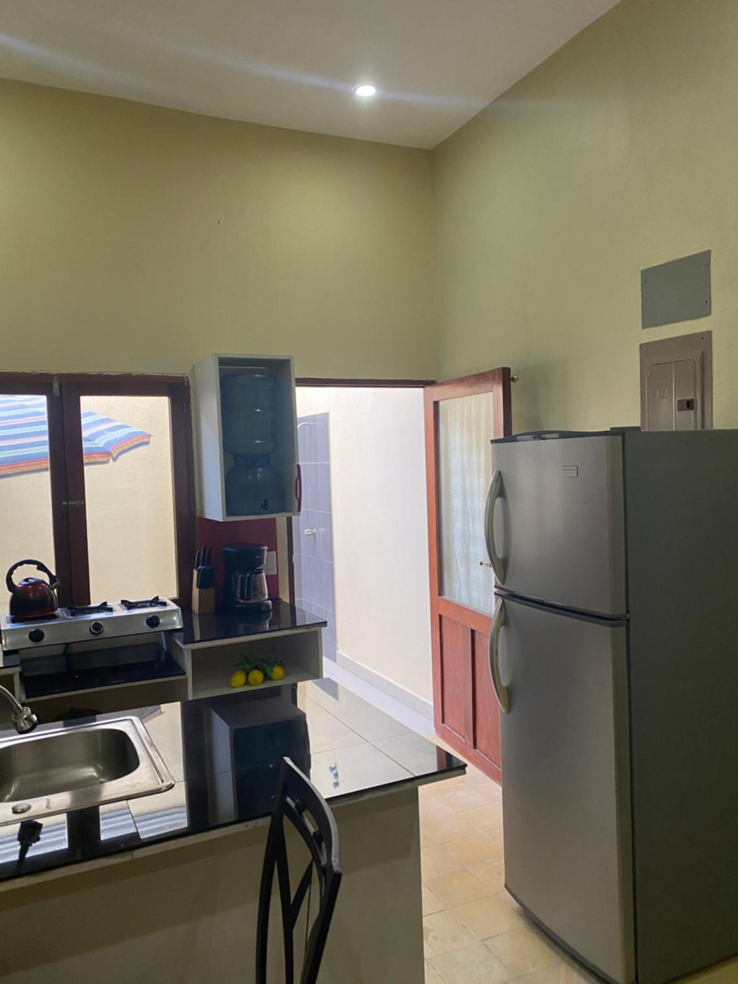 Apartamentos Casa Amarilla Granada Zewnętrze zdjęcie