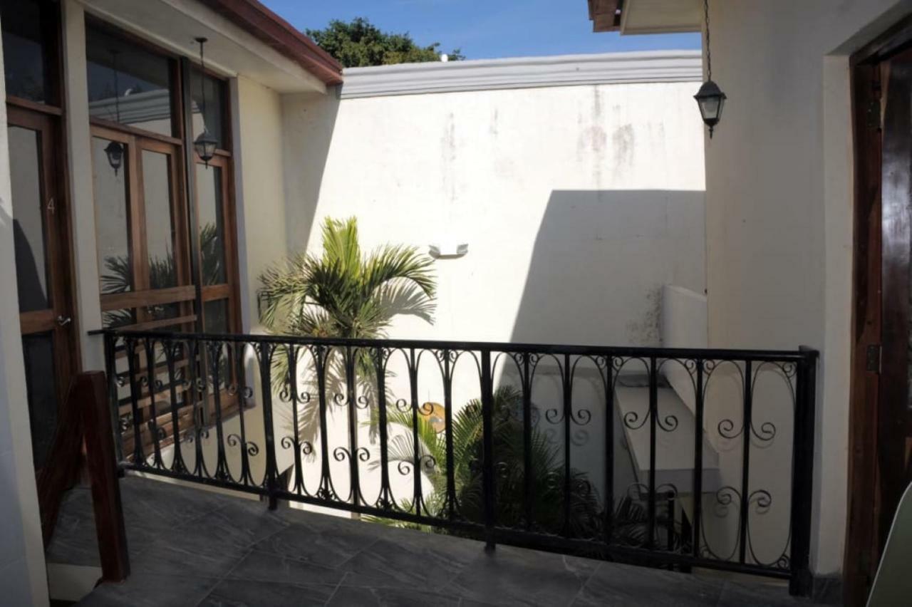 Apartamentos Casa Amarilla Granada Zewnętrze zdjęcie