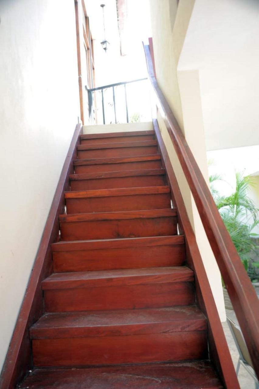 Apartamentos Casa Amarilla Granada Zewnętrze zdjęcie