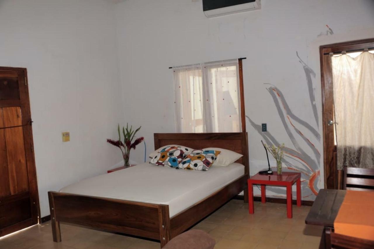 Apartamentos Casa Amarilla Granada Zewnętrze zdjęcie