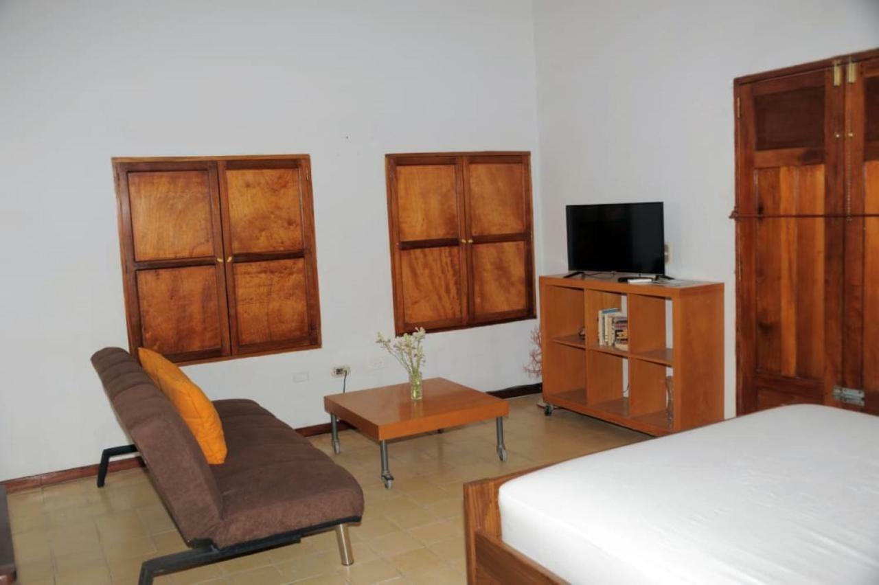Apartamentos Casa Amarilla Granada Zewnętrze zdjęcie